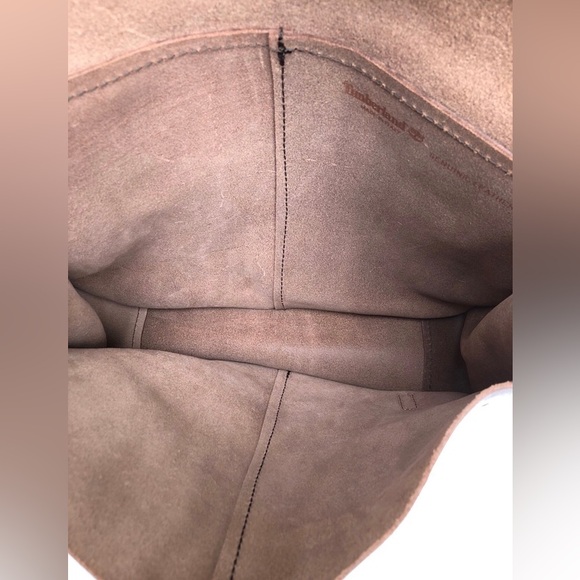 NWOT Timberland Genuine Italian Leather messenger bag with protective bag - Picture 3 of 4